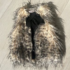 Lanvin girls fix fur vest. Size 4 T with black bow
